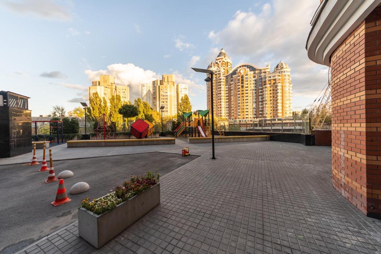 New Building Near Arena City Lesi Ukrainky 7A Kiev Eksteriør bilde